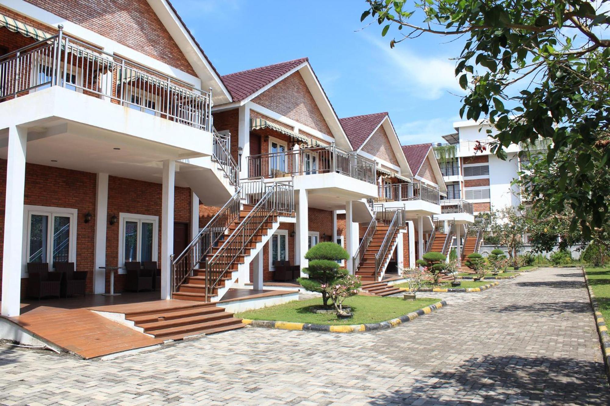Thong'S Inn Hotel Kualanamu Медан Экстерьер фото