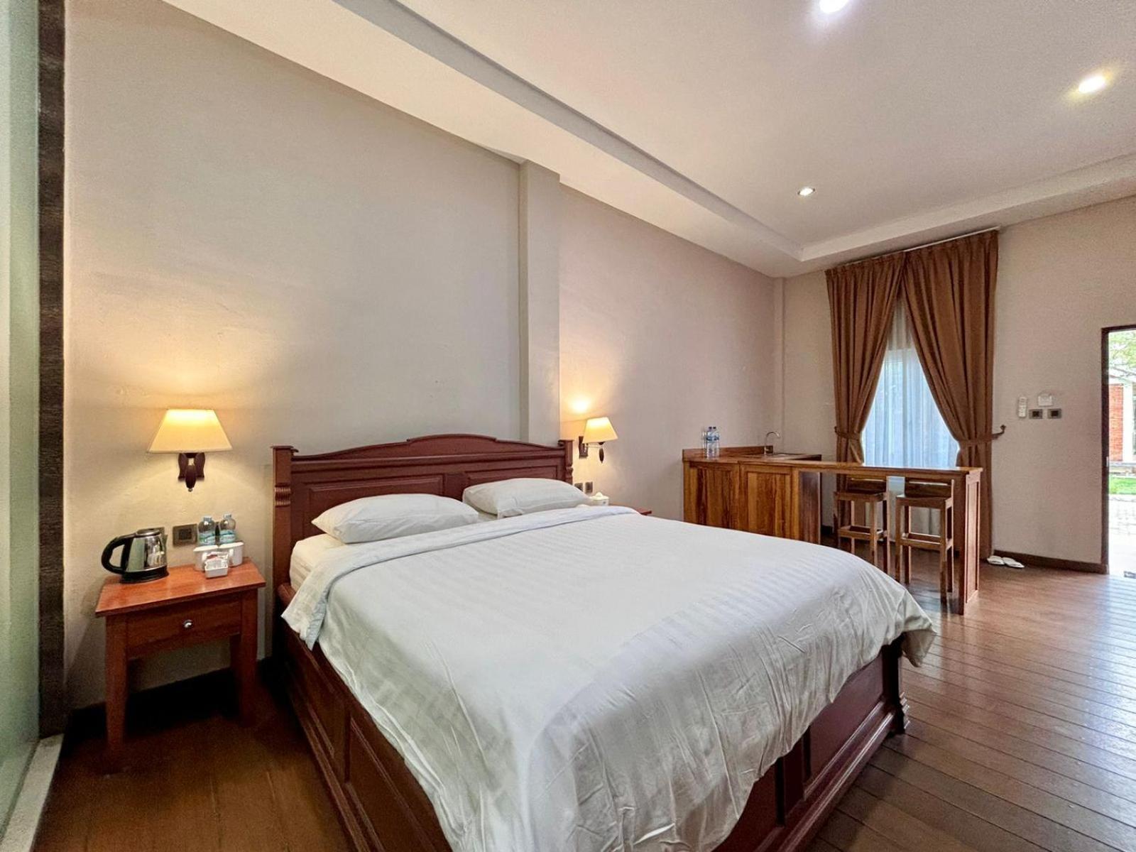 Thong'S Inn Hotel Kualanamu Медан Экстерьер фото