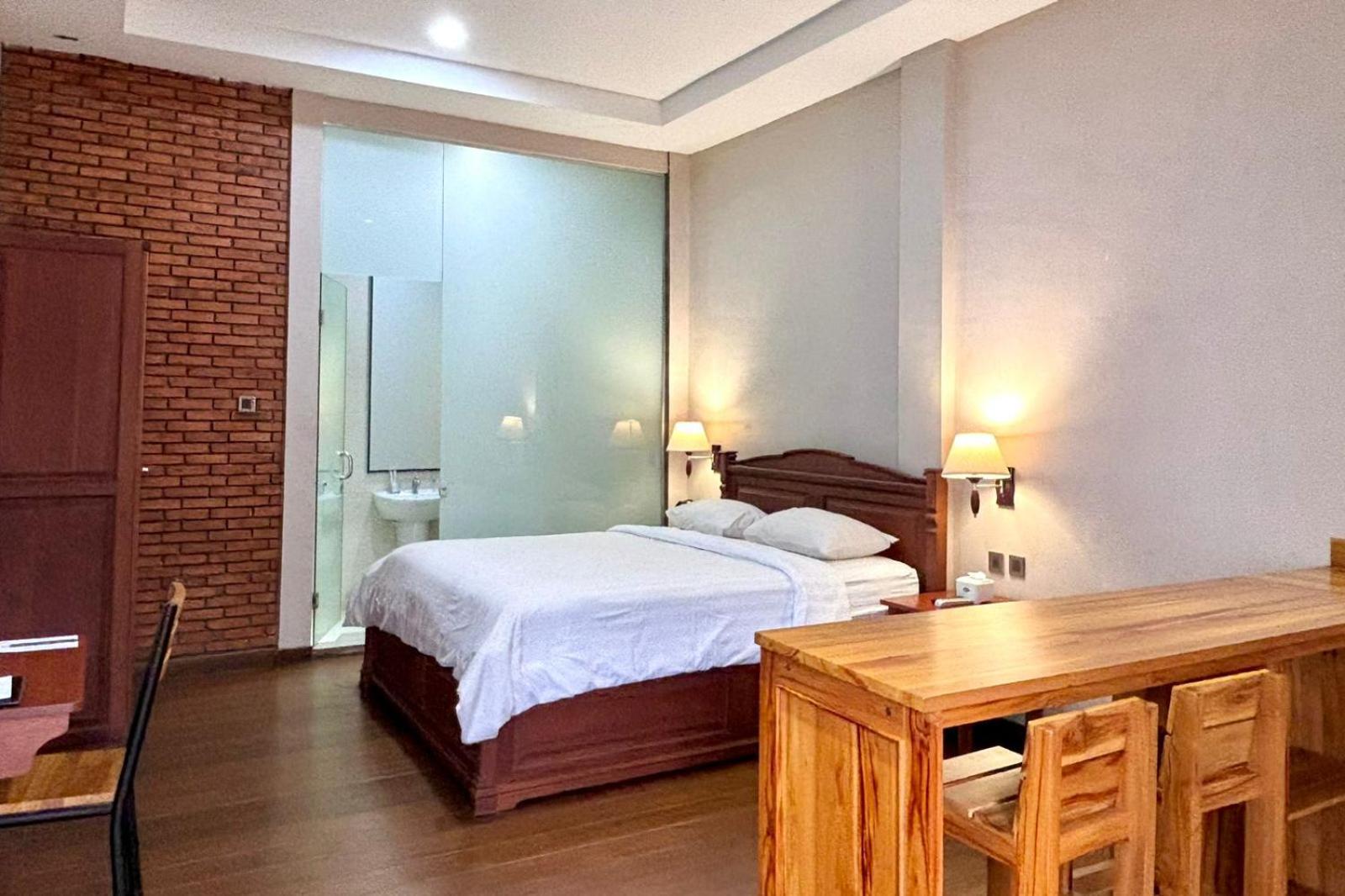 Thong'S Inn Hotel Kualanamu Медан Экстерьер фото