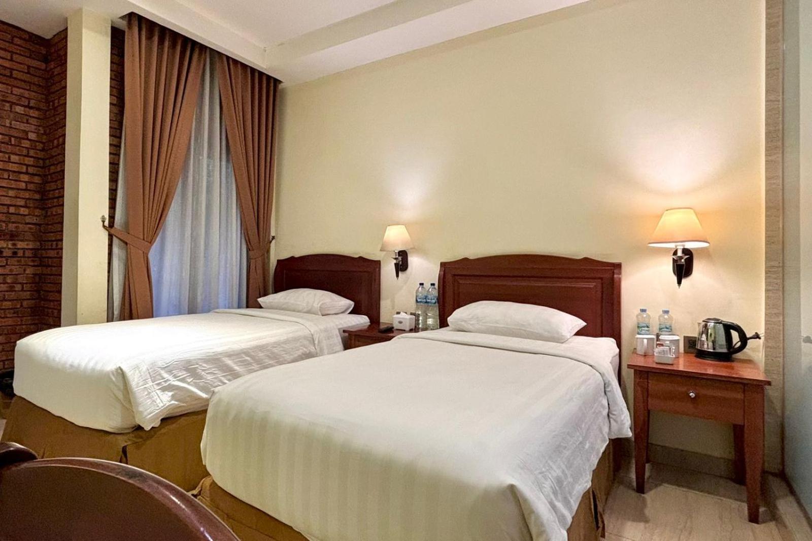 Thong'S Inn Hotel Kualanamu Медан Экстерьер фото