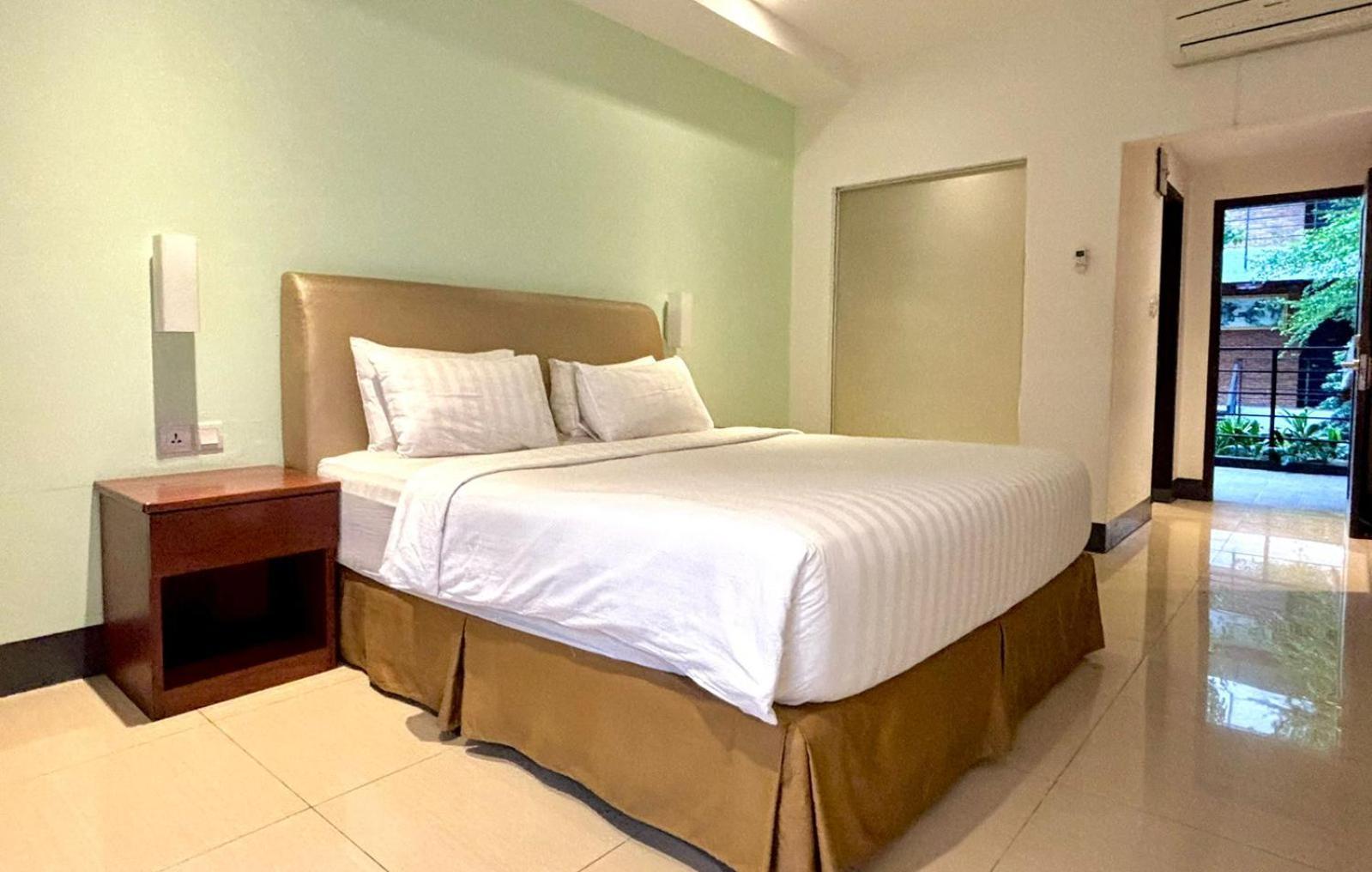 Thong'S Inn Hotel Kualanamu Медан Экстерьер фото