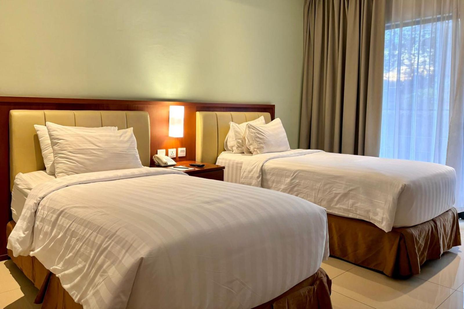 Thong'S Inn Hotel Kualanamu Медан Экстерьер фото