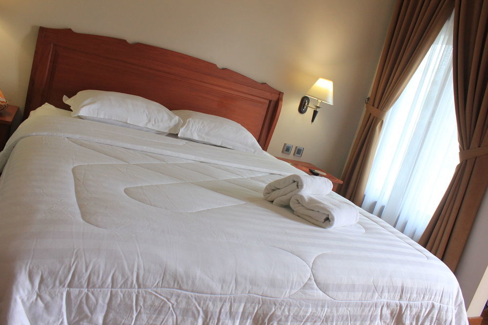 Thong'S Inn Hotel Kualanamu Медан Экстерьер фото