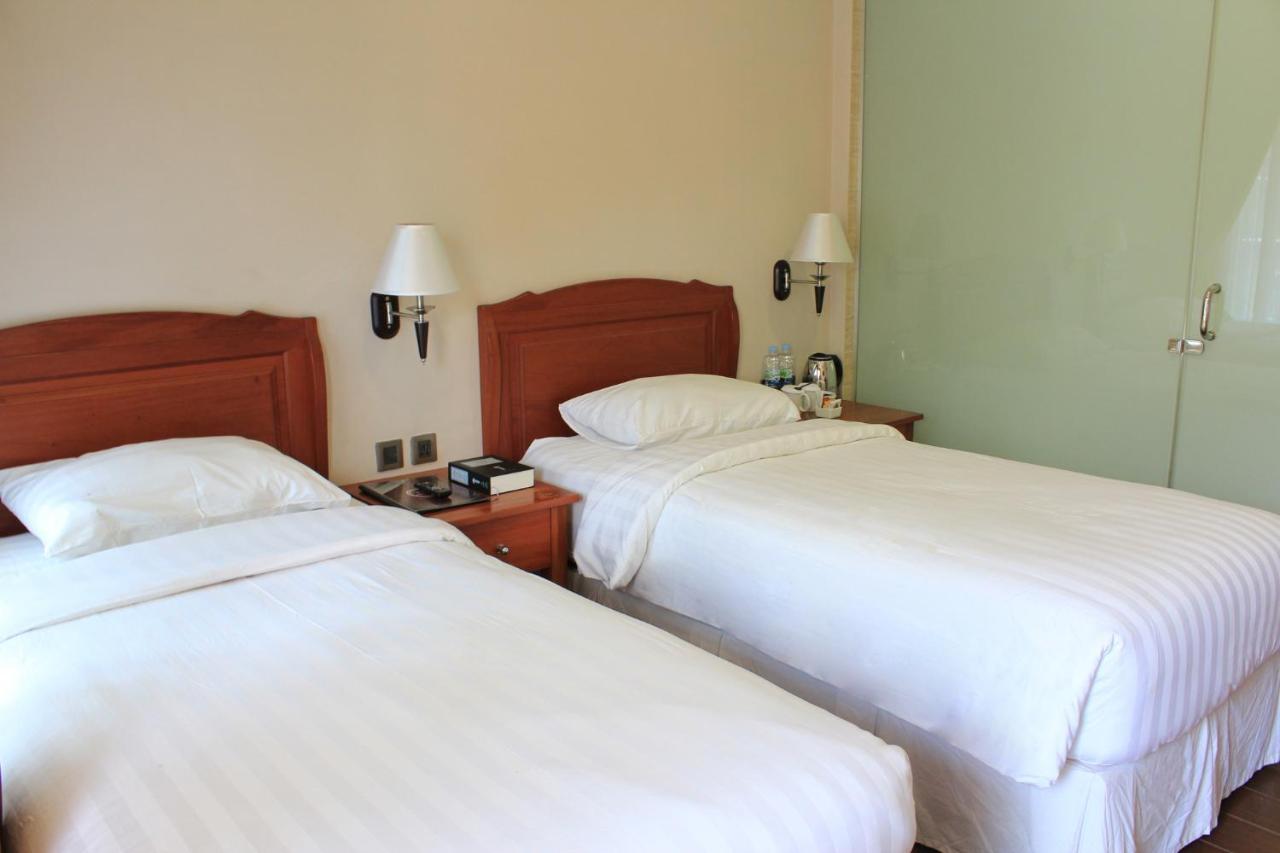 Thong'S Inn Hotel Kualanamu Медан Экстерьер фото